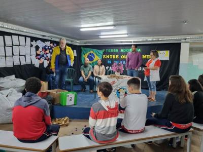 Projeto Tampinha Reciclada, GratidÃ£o Compartilhada. Realizou mais uma aÃ§Ã£o de coleta